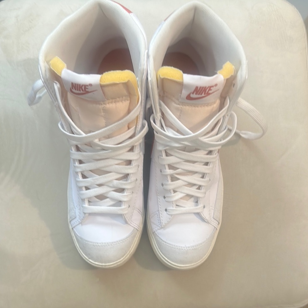 Nike White and pink blazer mid